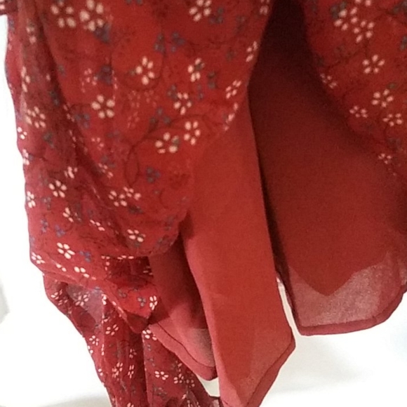 BEAUTIFUL CHIFFON TINY FLORAL PRINT TOP - Picture 3 of 6